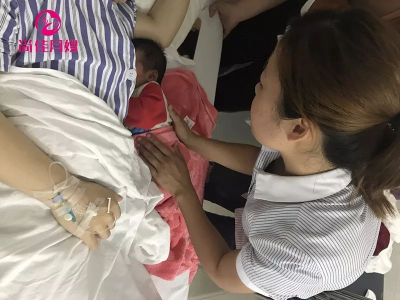 尚佳專業(yè)月嫂丨母乳丨吸奶器吸出來的奶量不能信！